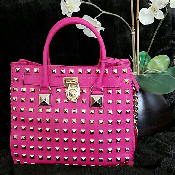 Michael Kors Handbags - 🎉HP🎉Michael Kors Pink Studded Hamilton